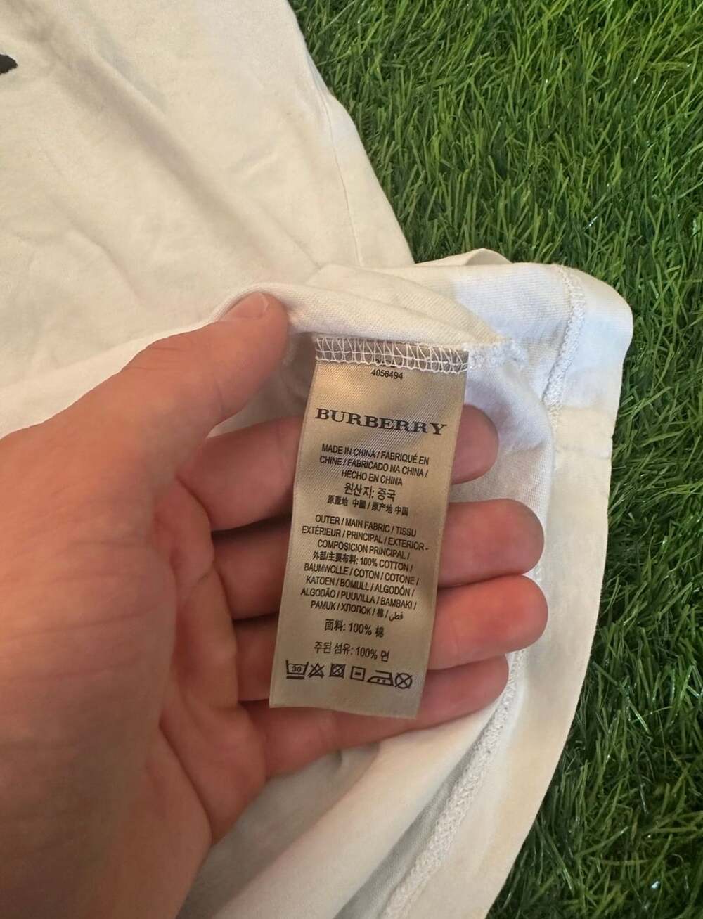 Burberry Rabbit Embroidered Tee Size M - Picture 4 of 5